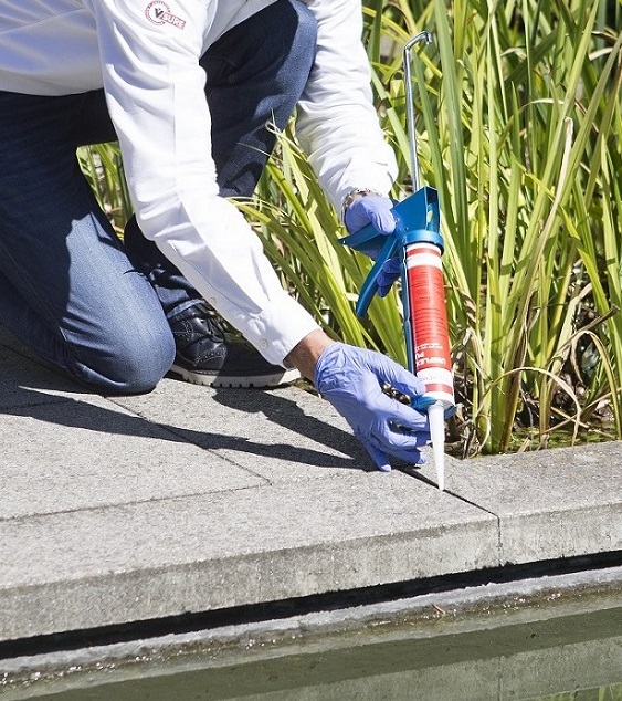 Mastic élastique silicone pour la confection de joints d